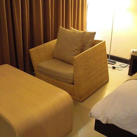 Swutel Hotel Bangkok Exterior photo