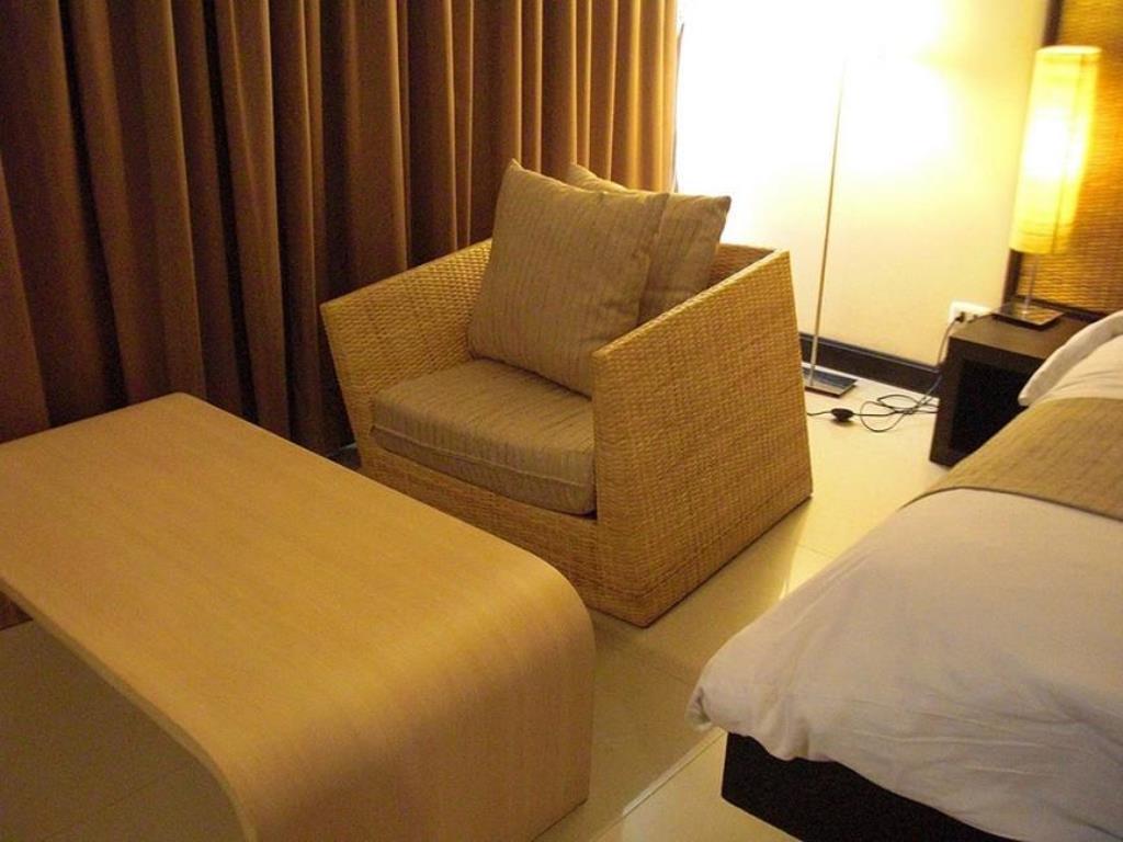 Swutel Hotel Bangkok Exterior photo
