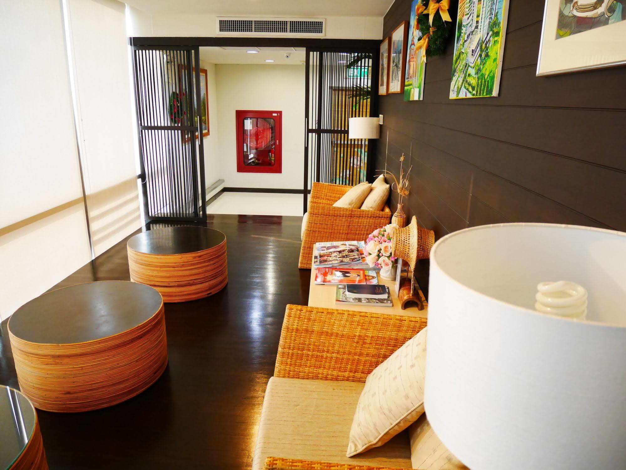 Swutel Hotel Bangkok Exterior photo