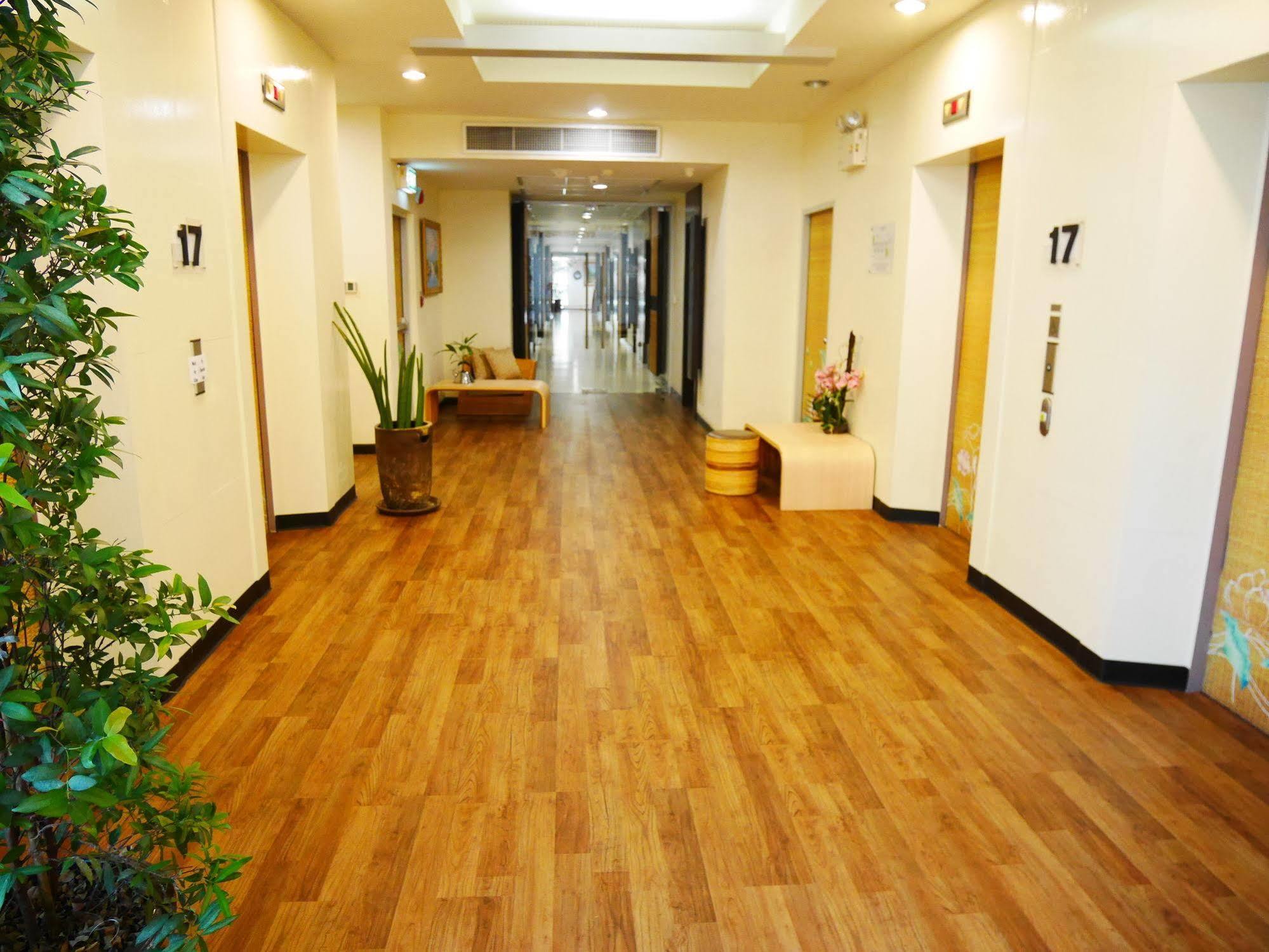 Swutel Hotel Bangkok Exterior photo