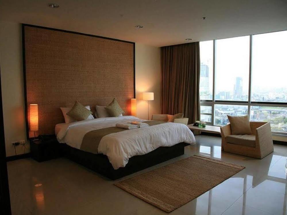 Swutel Hotel Bangkok Exterior photo