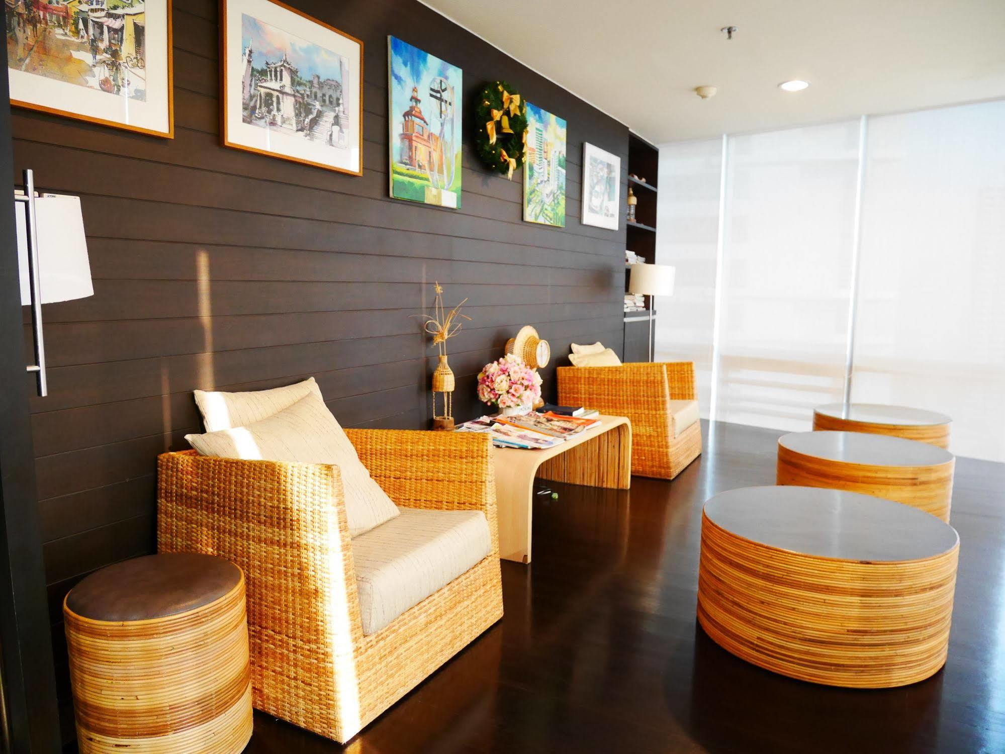 Swutel Hotel Bangkok Exterior photo